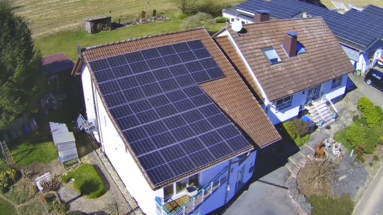 Kodlin Motorcycles: Trina Solar Glas/Glas PV Module / 12,615 KWp / Beuern