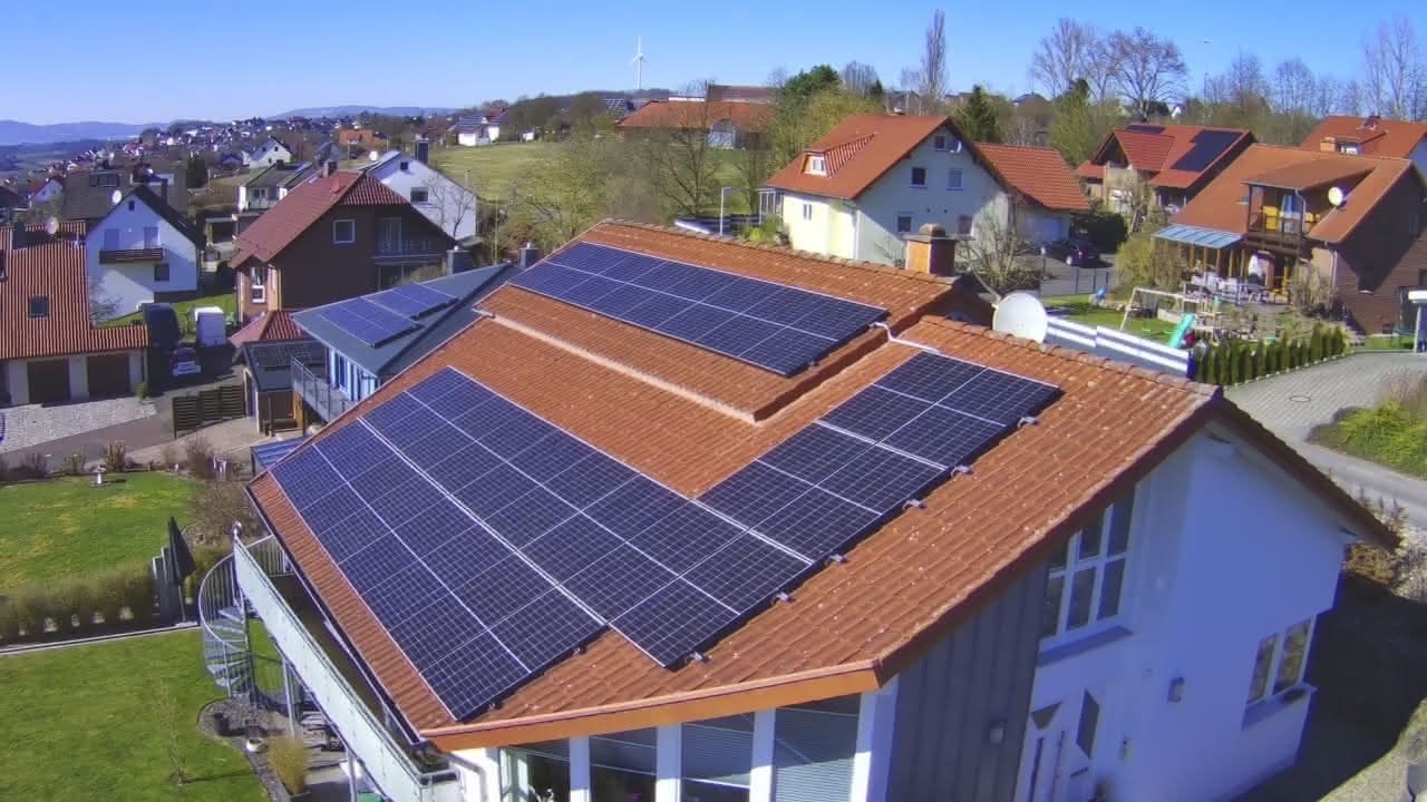 Kodlin Motorcycles: Trina Solar Glas/Glas PV Module / 12,76 KWp / Körle